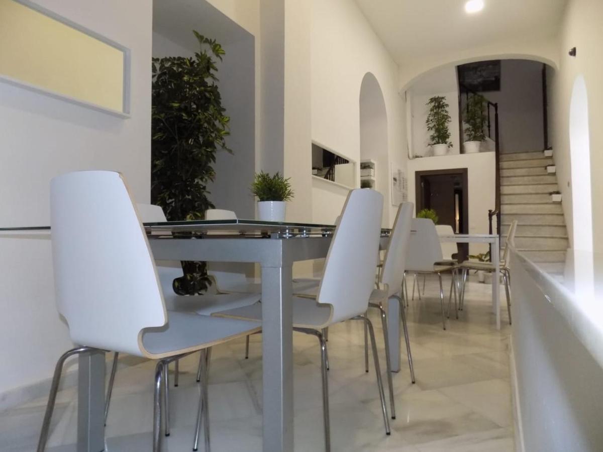 Residencia Viriato Vandrerhjem Sevilla Eksteriør bilde